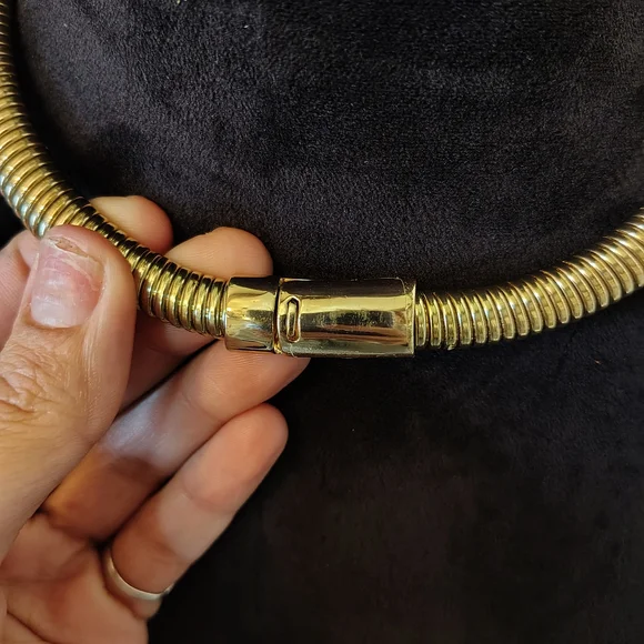 VTG 80s Omega Statement Gold Tone Stunning Tubular Collar Choker 20" Necklace - Picture 3 of 5